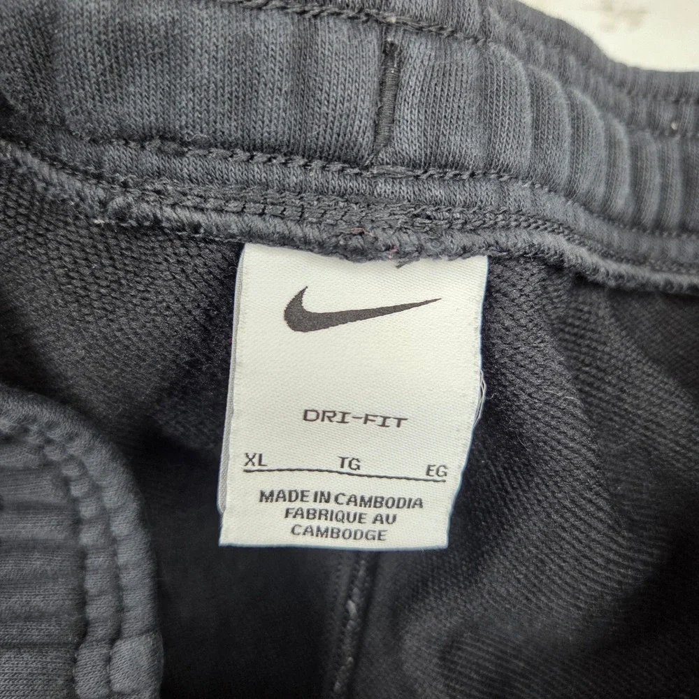 Nike Dri-FIT Standard Issue Fleece Trousers XL Black Big Kids FZ5027-010 Swoosh